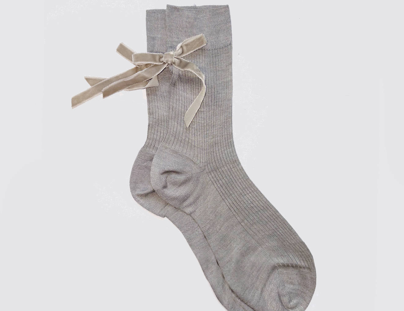 One Ribbed Velvet Bow
