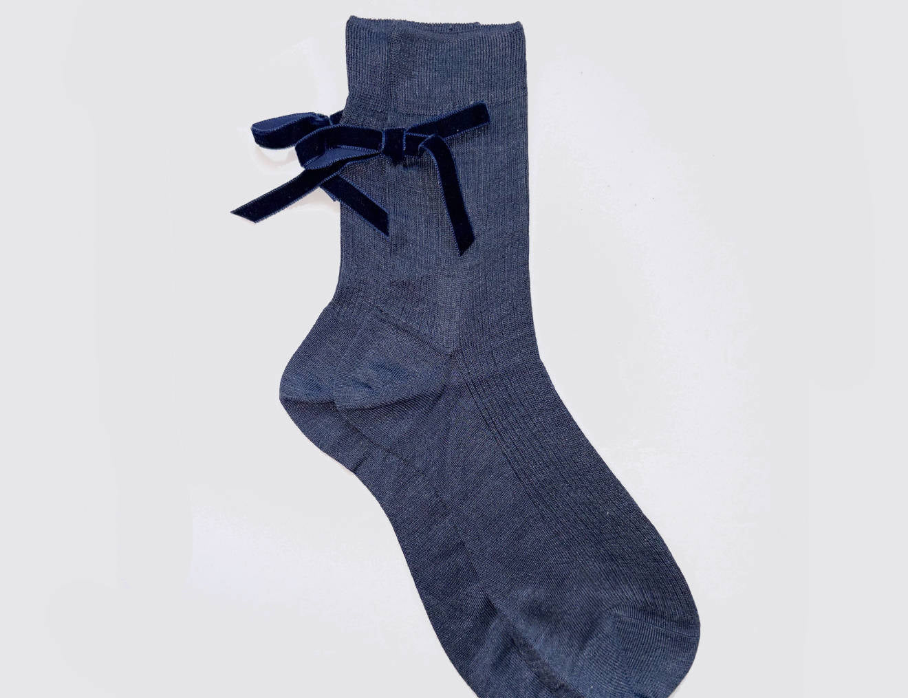 One Ribbed Velvet Bow